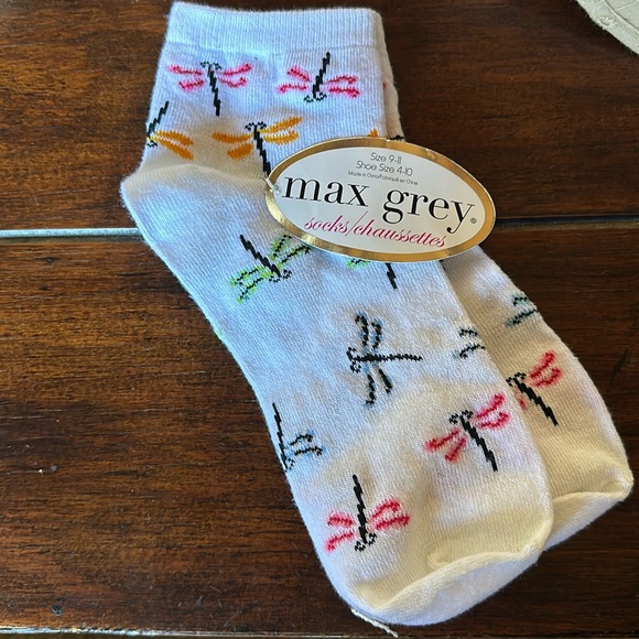 Max Grey Dragonfly Socks NWT - Picture 1 of 2